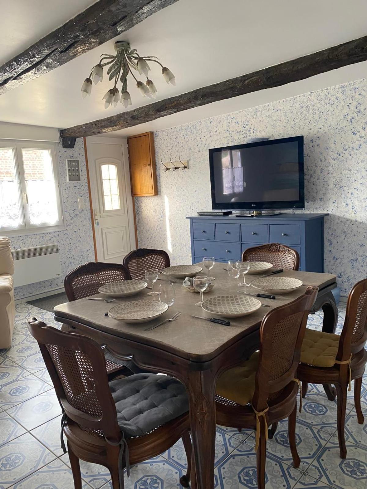 Am 57 - The Blue House Villa Ault Buitenkant foto
